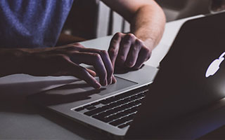 黄金外汇投资入门指南：新手如何避开风险，用模拟盘练手三个月？